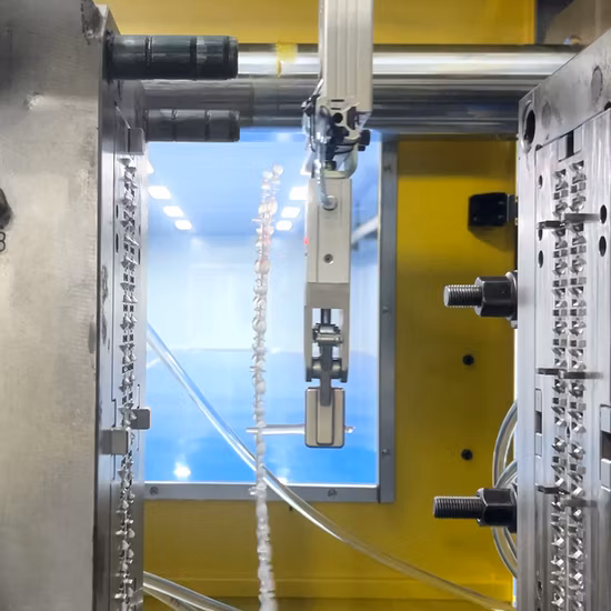 Produttore di stampaggio ad iniezione di plastica personalizzato Parte per iniezione di plastica PC ABS